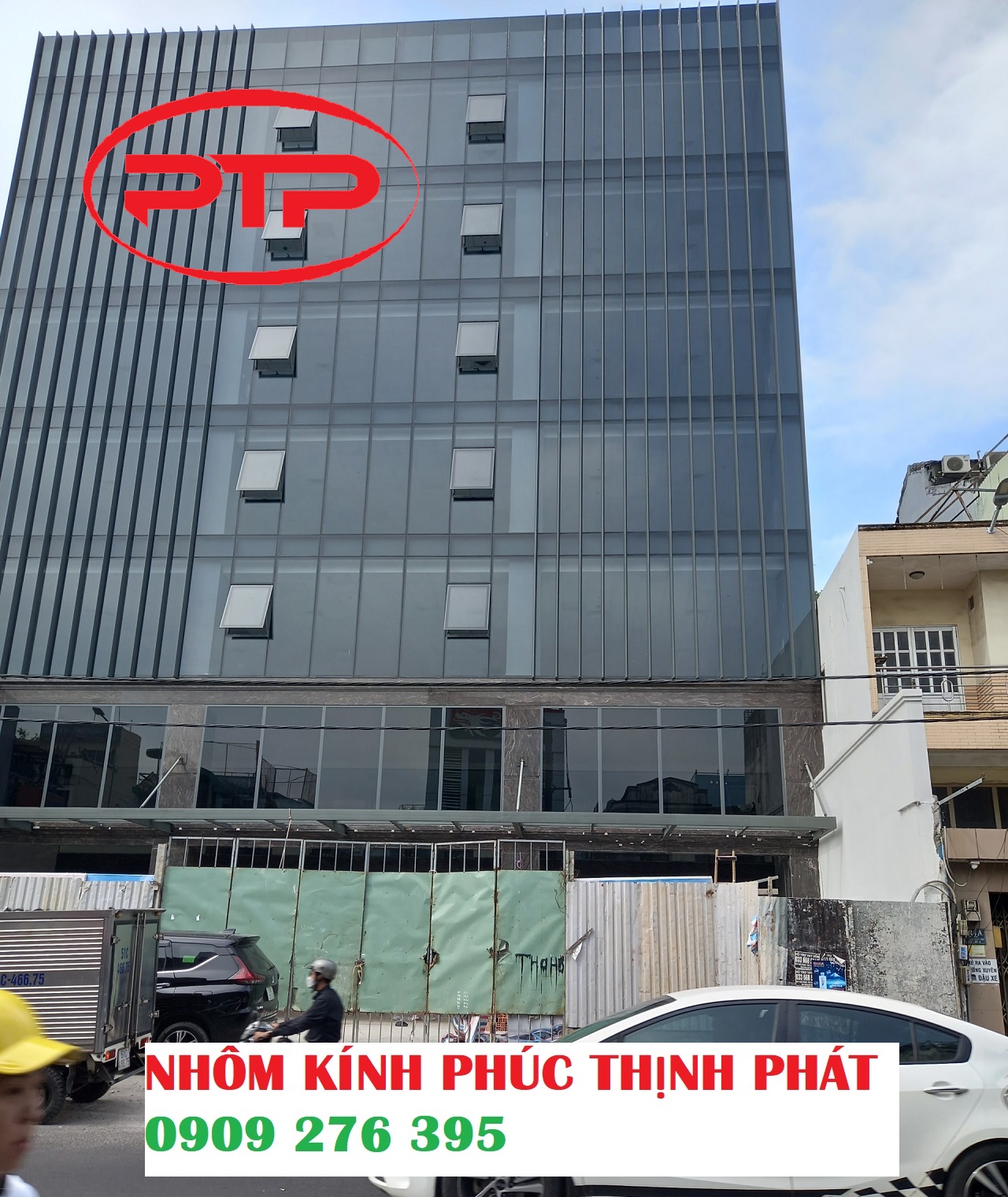phân biệt cửa nhôm kính và cửa gỗ